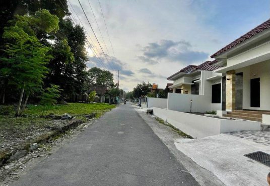 Rumah jakal km 13 dekat pasar jangkang