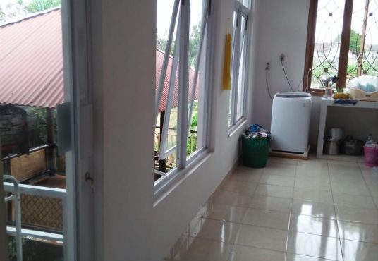 Rumah Luas 2 lantai Tepi Aspal dekat Blok O Banguntapan