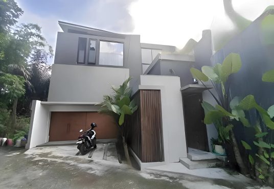 Rumah Asri Jakal km 12 FURNISHED Lokasi Tenang cocok untuk Expatriate