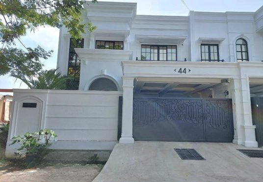 Rumah MEWAH ala SULTAN Full Furnished dekat Kota Jogja