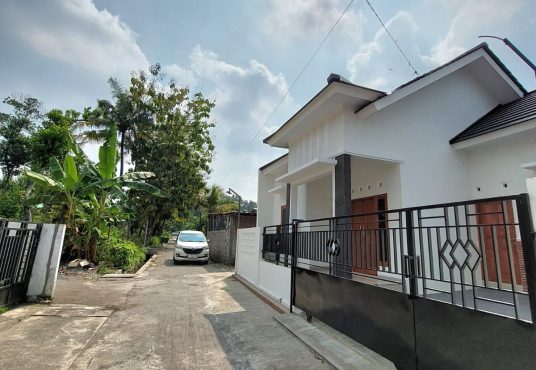 Rumah dijual di Purwomartani dekat fasilitas umum