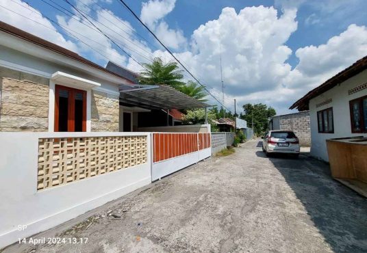 Rumah Cantik lokasi Strategis dekat Pamela Swalayan Purwomartani