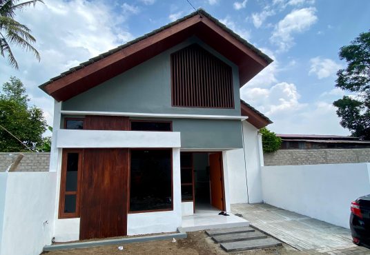 Rumah MURAH 2 Unit lingkungan Cluster di Prambanan