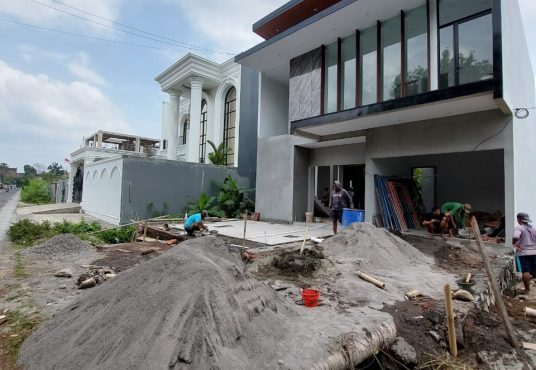 Rumah Mewah Modern Kontemporer di Banyuraden Gamping Sleman