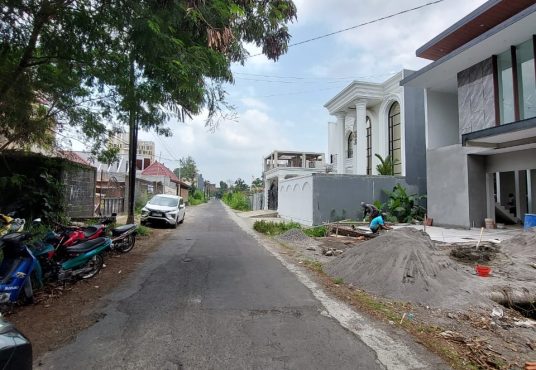 Rumah Mewah Modern Kontemporer di Banyuraden Gamping Sleman