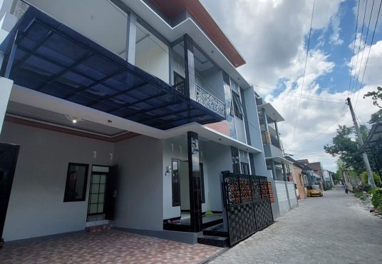 Rumah Mewah 2 lantai Kontemporer dekat Jogjabay