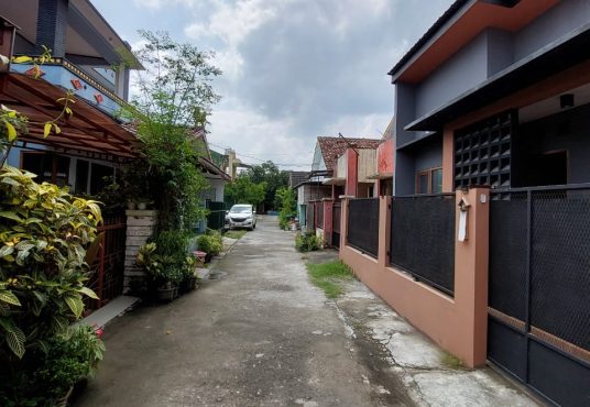 Rumah Cantik Hook MURAH Siap huni di Sidomoyo jl. Godean