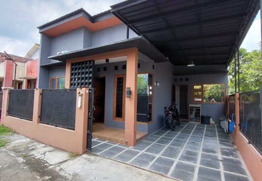 Rumah Cantik Hook MURAH Siap huni di Sidomoyo jl. Godean