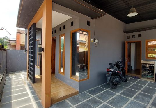 Rumah Cantik Hook MURAH Siap huni di Sidomoyo jl. Godean