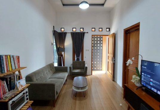 Rumah Cantik Hook MURAH Siap huni di Sidomoyo jl. Godean