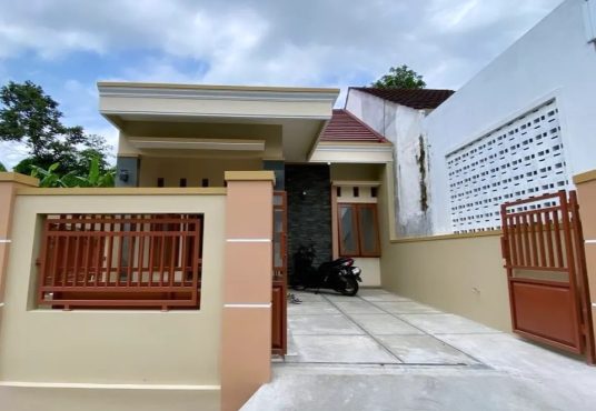 Rumah Coklat Cantik Minimalis di Berbah