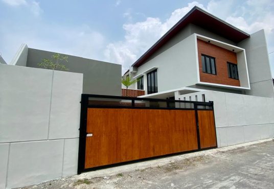 Rumah Baru Mewah 2 Lantai Modern Estetik Dekat UGM