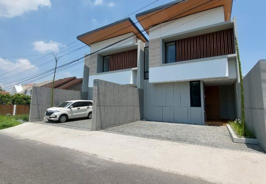 Rumah Baru Desain Modern Kontemporer di Jl. Palagan