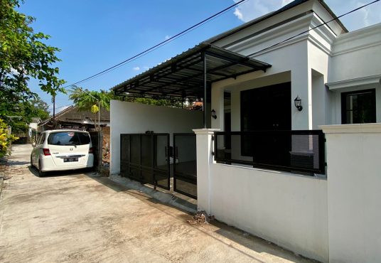 Rumah Baru Siap Huni Jakal km 9 Dekat UGM