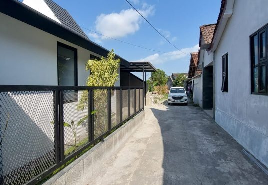 Rumah mezanin stategis dekat RSA UGM