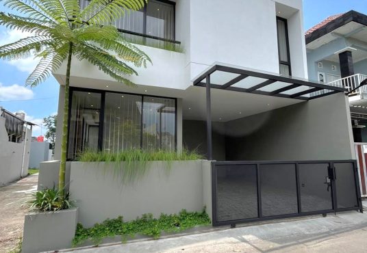 Rumah Baru Industrial Modern Dekat Kampus UII Terpadu