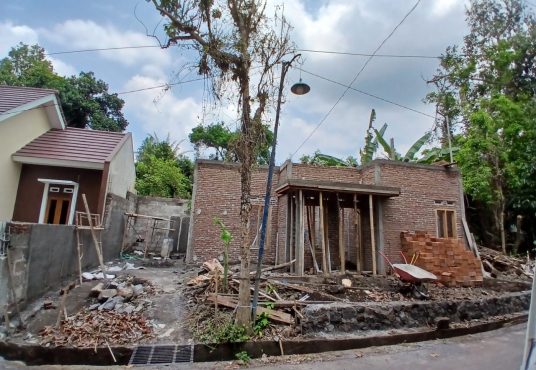 Rumah Baru Sejuk dan Asri Barat Pasar Cebongan