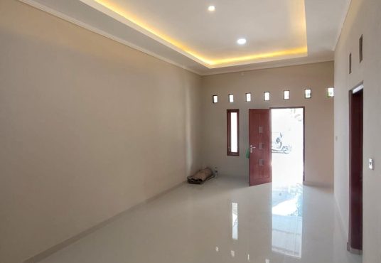 Rumah cantik Siap huni Barat Pasar Cebongan