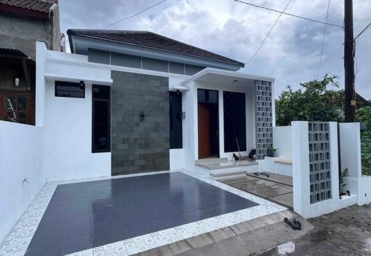 Rumah Limasan Modern dekat Kampus UII Jakal