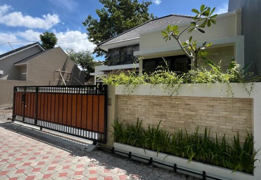 Rumah Baru Limasan Modern Jl. Gito gati