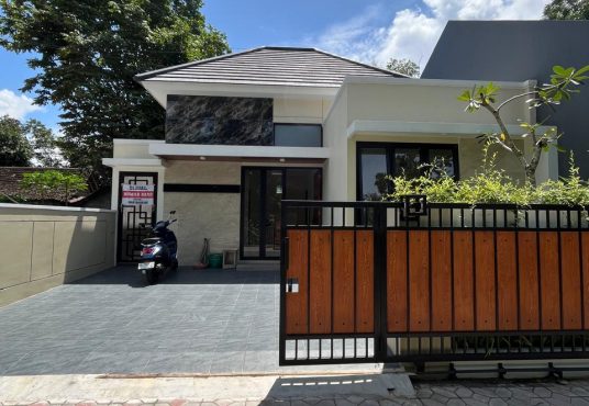 Rumah Baru Limasan Modern Jl. Gito gati