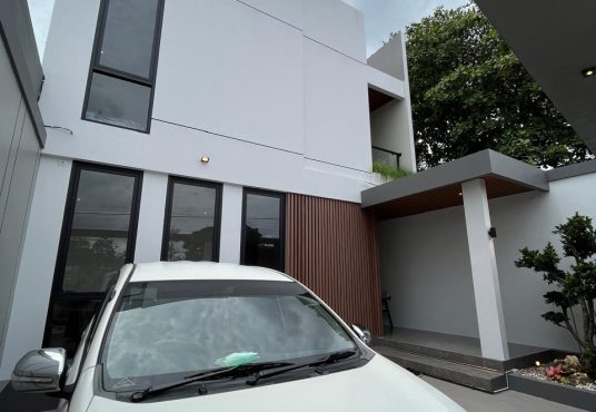 Rumah Modern Kontemporer Furnished Jakal km 13 dekat Kampus UII