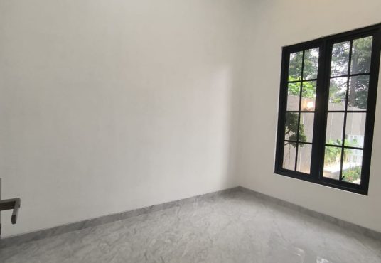 Rumah Baru Siap Huni Desain Classic Modern dekat Pasar Cebongan