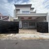 Rumah Mewah Kontemporer Kolam Renang di Palagan