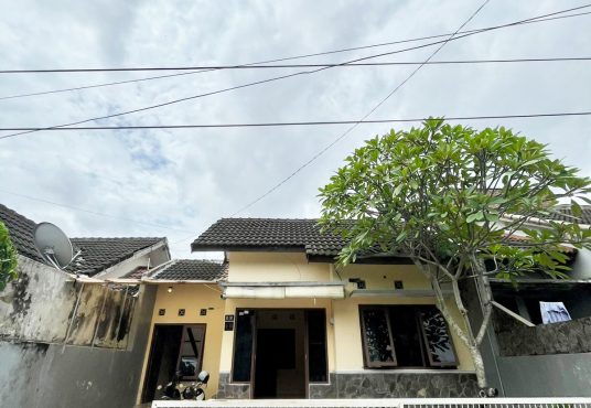 Rumah Dijual di Perumahan Puri Domas tajem