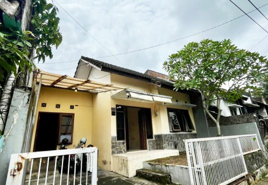 Rumah Dijual di Perumahan Puri Domas tajem