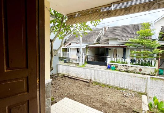 Rumah Dijual di Perumahan Puri Domas tajem