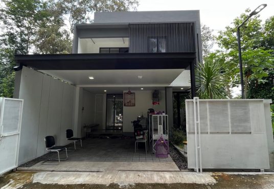 Rumah Modern Kontemporer dekat SD Model