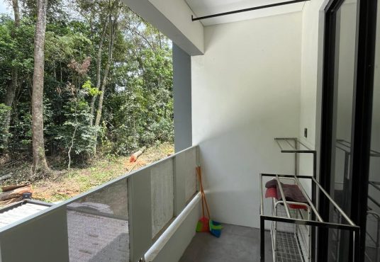 Rumah Modern Kontemporer dekat SD Model