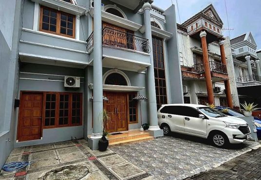 Rumah Mewah Klasik dengan Private Pool dkt RSA UGM