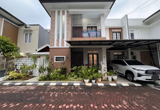 Rumah Mewah 2 Lantai Jl. Palagan km 8 dekat Filosofi Kopi