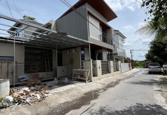 Rumah Mewah Kontemporer 2 Lantai Modern Dekat Kampus Budi Mulia Tajem