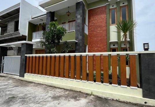 Rumah Mewah 2 Lantai Tamanmartani Kalasan