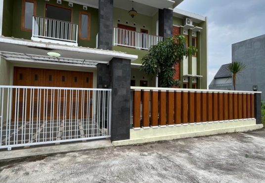 Rumah Mewah 2 Lantai Tamanmartani Kalasan