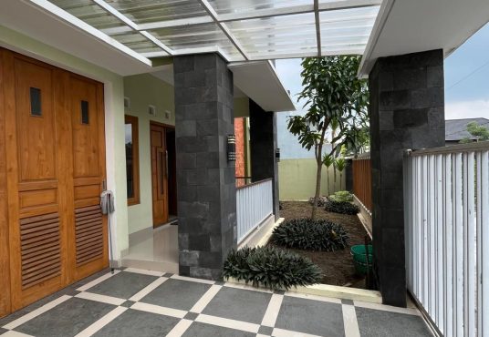 Rumah Mewah 2 Lantai Tamanmartani Kalasan