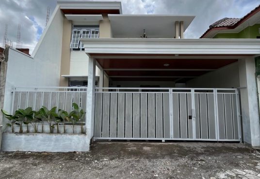 Rumah Mewah 2 Lantai Modern Dekat Budi Mulia