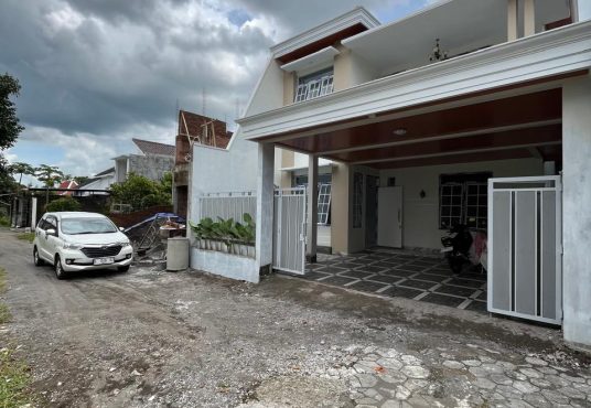 Rumah Mewah 2 Lantai Modern Dekat Budi Mulia