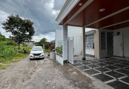 Rumah Mewah 2 Lantai Modern Dekat Budi Mulia