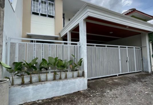 Rumah Mewah 2 Lantai Modern Dekat Budi Mulia