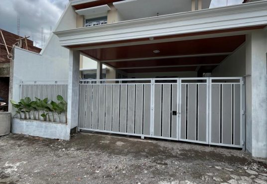 Rumah Mewah 2 Lantai Modern Dekat Budi Mulia