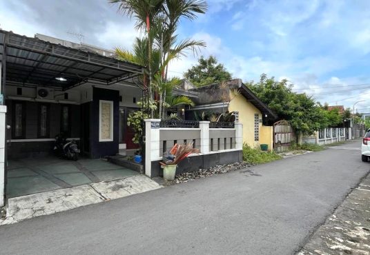 Rumah Luas Strategis di Lempongsari cocok untuk Homestay