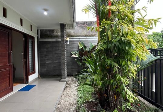 Rumah Luas Strategis di Lempongsari cocok untuk Homestay