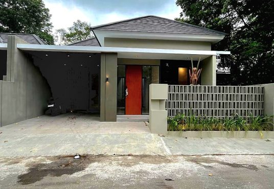 Rumah Modern Kontemporer dekat Pasar Jangkang