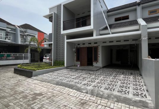 Rumah Baru 2 Lantai Perumahan Jakal km 8