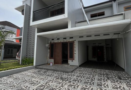 Rumah Baru 2 Lantai Perumahan Jakal km 8