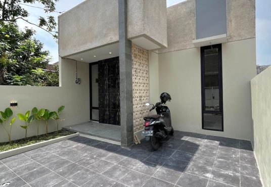 Rumah Siap Huni Minimalis Modern dekat SD Model